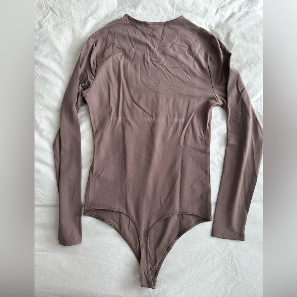 NWOT A&F long sleeve bodysuit - Picture 3 of 4